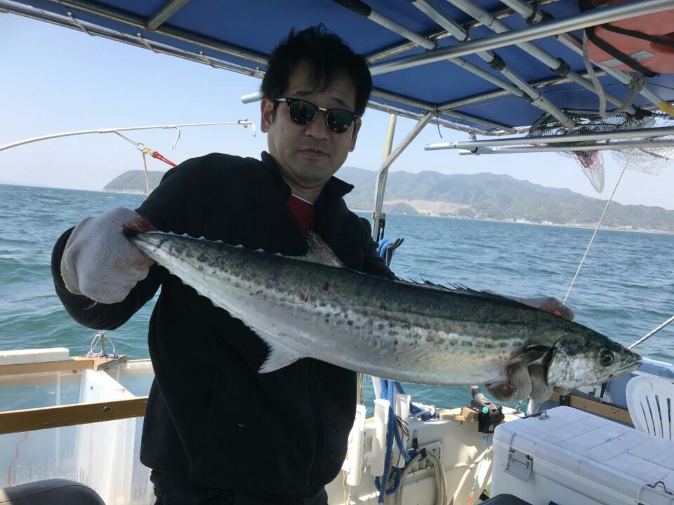 18 4 21 土 サワラ狙いのトローリング 淡路由良沖 漁馬がゆく アラフィフリーマンからの釣り キャンプ ダイビング情報